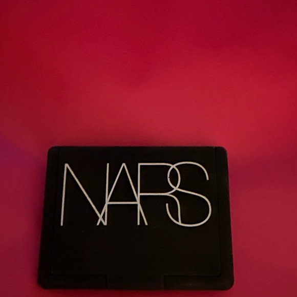 NARS Black Compact with White Logo - Picture 1 of 3